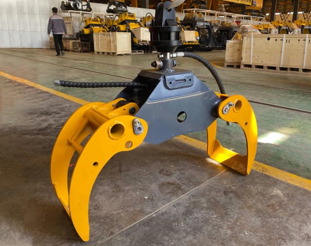 Graifer hidraulic pentru bușteni